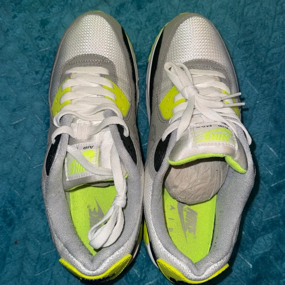 Nike Air Max 90 Recraft OG Volt - 8.5 Men’s/ 10 Women’s - Picture 4 of 8